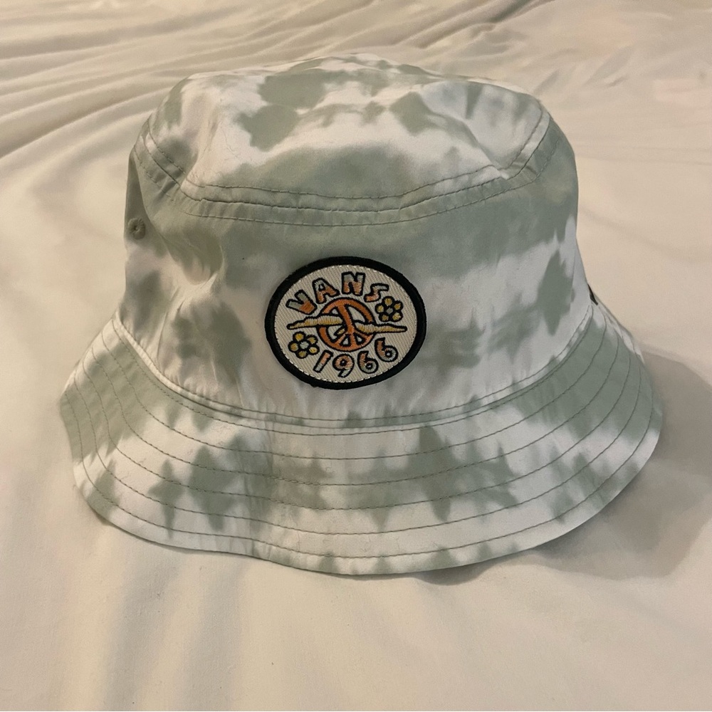 NWT Vans Bucket Hat